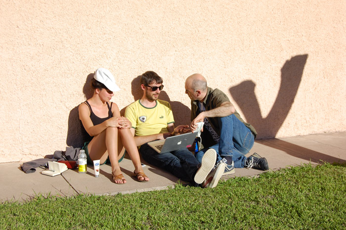 Groupe de discussion avec les artistes Charlie Dance, Jon Mikel Euba et Marie-Andrée Pellerin, Marfa 2015 © Mathilde Sauzet Mattei